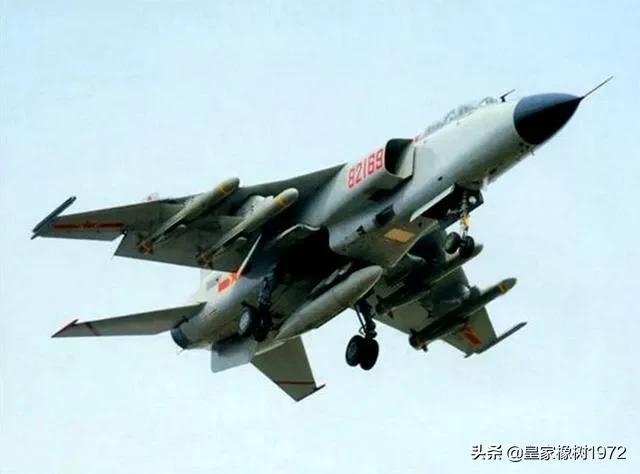 5架飞豹和2架空警200穿越到福克兰群岛海战,带10枚鹰击12导弹,能否击沉英航母,战绩超过超军旗？