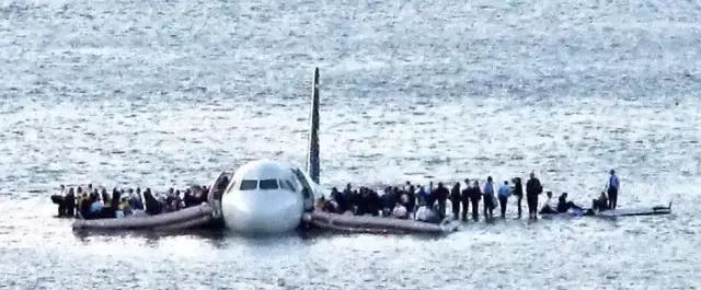 华夏航空卷入安全事件 ，为何空难发生时，航空公司宁可赔偿几十亿，都不让乘客跳伞求生？