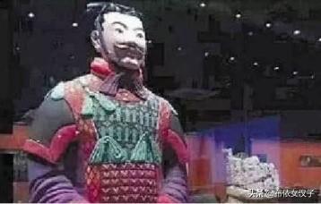 兵马俑们的衣服去哪了？