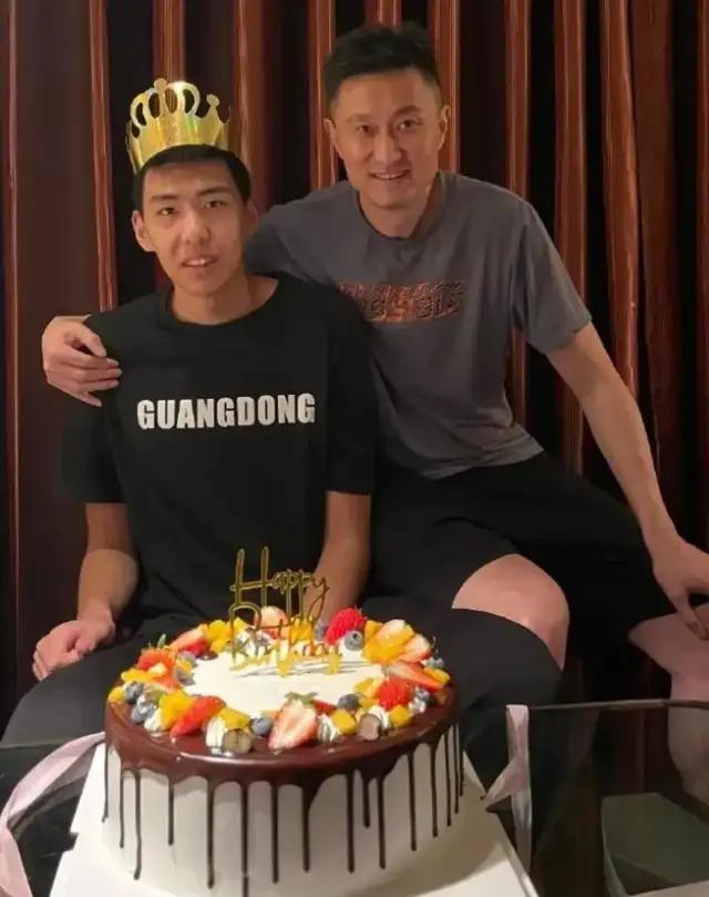 刘硕关昕:下个赛季张明池徐昕上调一队，汤普森是不是就得离开广东队