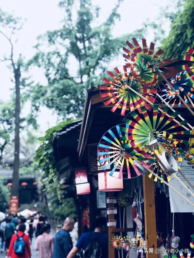 羽扇丝巾打一生肖:哪里最适合一个人去旅行而且还便宜最多说出5个，尽量详细一点