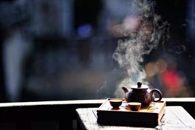 为什么有些人喝白酒要用小酒杯(喝白酒的小酒杯叫什么名字)