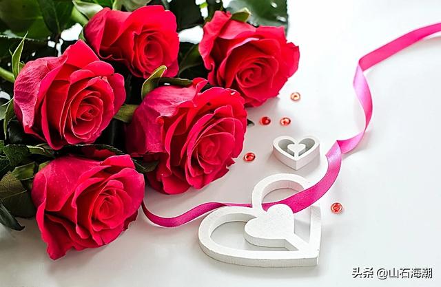 头条问答 七夕这天看见别人家男朋友都给女朋友送礼物 自己男朋友像没事一样 怎么办 14个回答