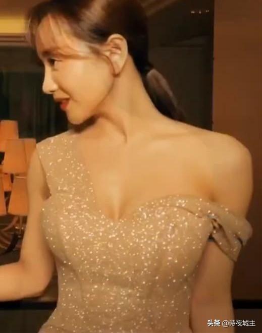 如何赏析画家奥古斯特·雷诺阿《阳光中的裸女》油画？