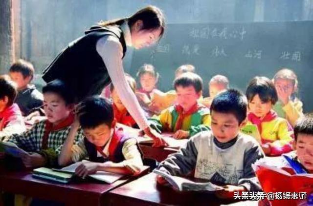 教师节,你赞成给老师送礼吗？都送过哪些礼物呢？关于给老师送礼这件事你怎么看？