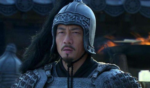 三国许褚:三国演义中，能打得许褚怀疑人生的武将有哪些？