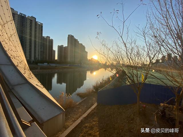 “如今社会,没人带你一把,靠自己努力安稳过日子就行”,你怎么看？