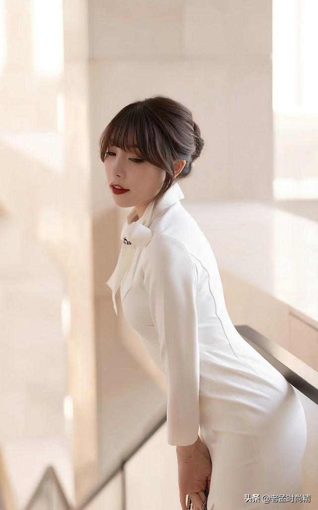 女生微信名简单优雅的<a href=https://maguai.com/list/68-0-0.html target=_blank class=infotextkey>学生</a>:在校女<a href=https://maguai.com/list/68-0-0.html target=_blank class=infotextkey>学生</a>如何才能穿搭低调又优雅呢