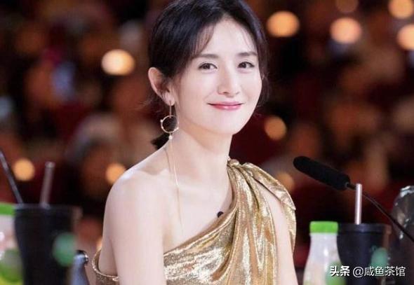 谢娜素颜:谢娜又被嘲土气，明明骨相很美，为何总被批与高级感绝缘？