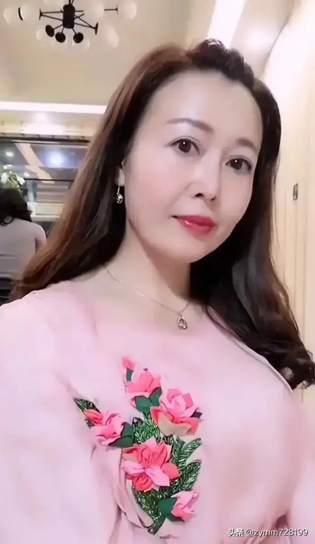 大家说说见过60岁最漂亮的阿姨,有多漂亮？