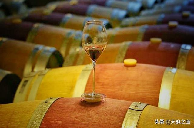 圣比克赤霞珠红葡萄酒，如何拍摄一组体现红酒文化的照片（不能肤浅地只拍酒瓶子）