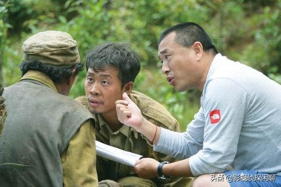 黄晓萌:大学谈恋爱算早恋吗，如果可以要找个什么样的