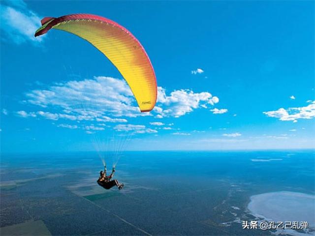 滑翔伞死亡率，青岛：滑翔伞坠落山谷两人重伤，游客质疑教练资质, 你怎么看