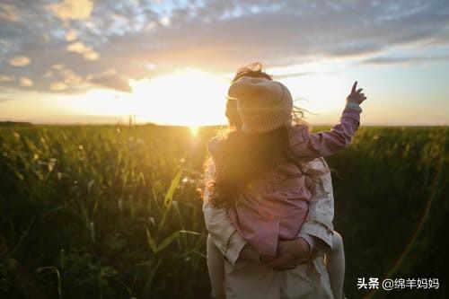 我把妈妈操得大喊大叫:妈妈经常在家里大喊大叫 快六岁的男孩打妈妈怎么办？