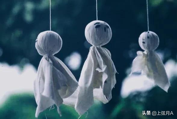 日本传说人偶娃娃，日本风俗里，为什么窗外喜欢挂白布娃娃背后有什么说法