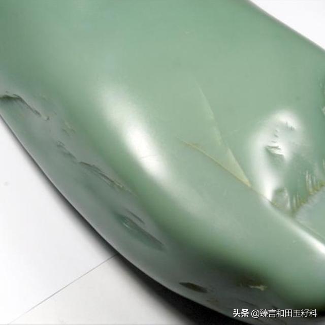 和田玉的天然特征,和田玉籽料要具备哪些特点？