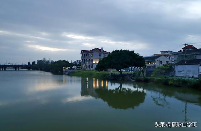 洪辰图片:看图说话讨论一下这张图片的摄影构图？