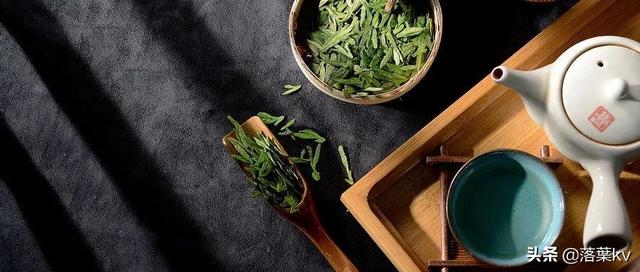 有哪些美得惊心动魄,且很有意境的诗句？