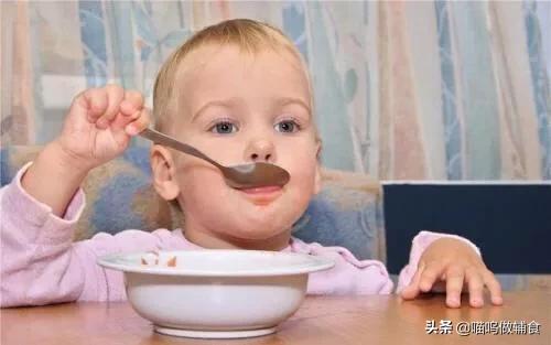 10个月会爬的宝宝吃什么辅食好？