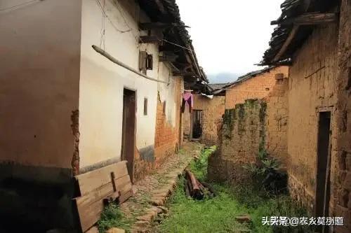 农村宅基地吉凶图,农村家里有两处宅基地，属于什么水平？