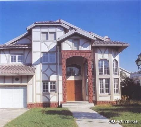 农村自建房前后留门好不好,地基四间房，大门应该留在哪一间比较方便？