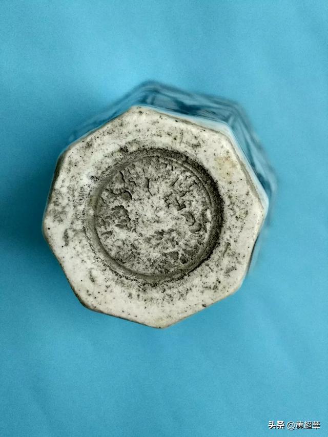 头条问答 发一个青花釉里红瓶 请大家鉴赏怎么样 欢迎评论 38个回答