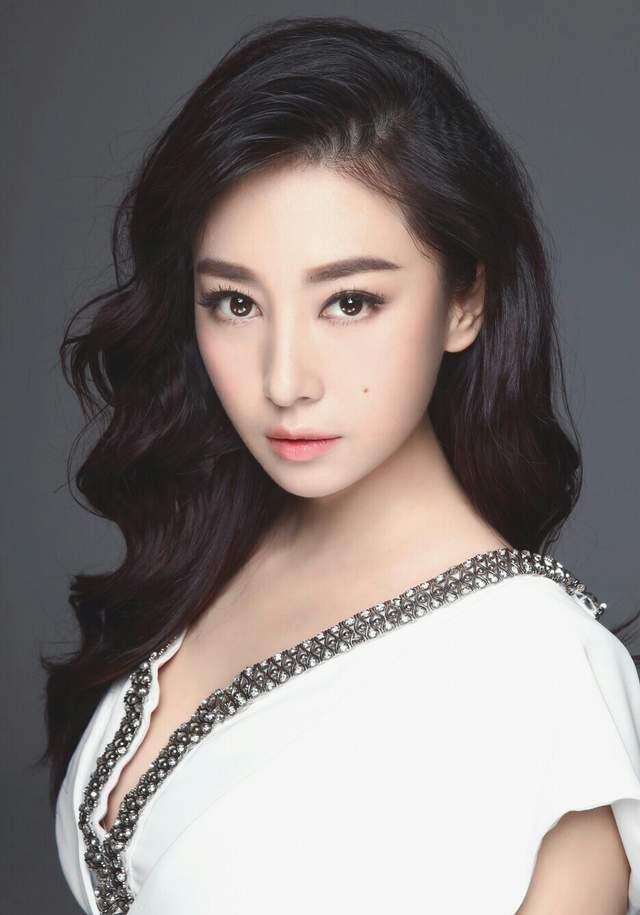 杜若溪图片:中国最美最漂亮的回族女明星都有谁？