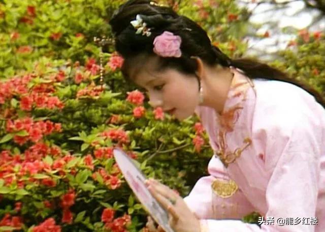 赵本山和章子怡睡照片:假如宝玉不是真睡，他突然起来，把宝钗按倒床上，宝钗会怎样