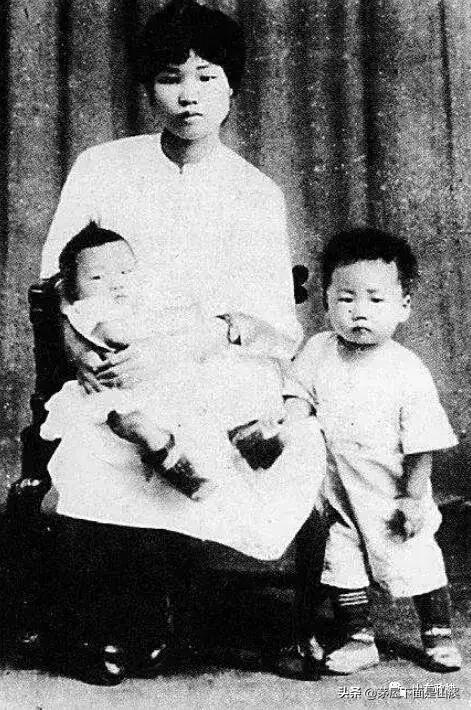 周总理逝世恐怖灵异事件:有哪些名人，伟人哭的故事？