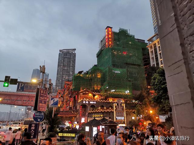 想去重庆玩三四天，有没有好的路线推荐？