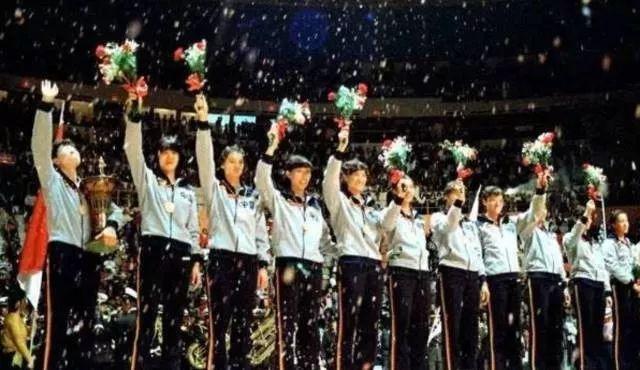女运动员:乒乓球历史上最伟大的男、女运动员分别是谁？