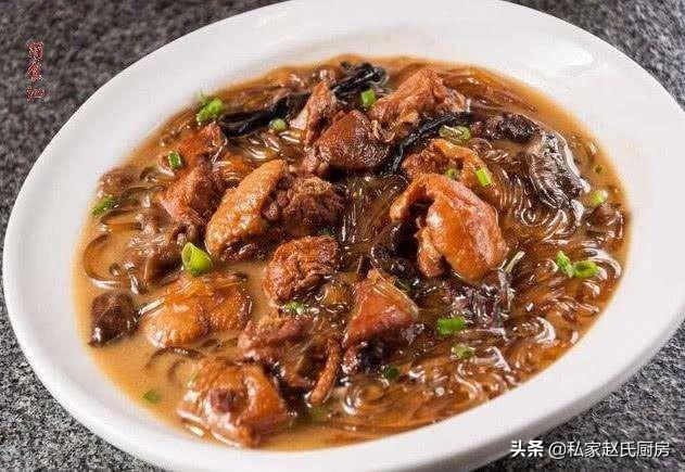 李佳琦给金靖过生日:老婆的生日要到了送什么呢！贵了又买不起几百的又不知道买什么