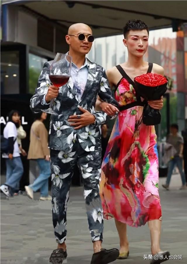 头条问答 有人说 结婚的底线是 婚后的生活比单身好 两个人没有一个人孤独 对此你怎么看 23个回答