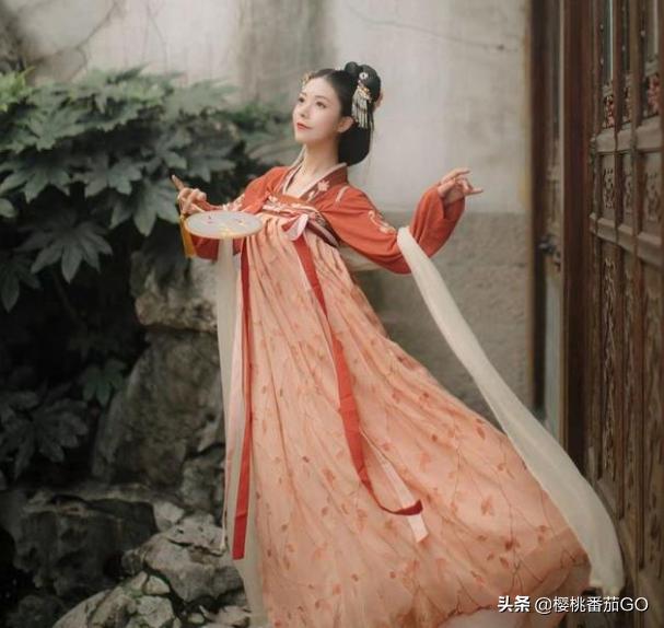 重回汉唐歌词:青凤来配什么颜色大袖衫好看