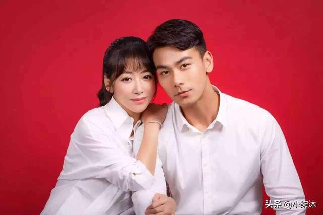 大s汪小菲婚纱照:大S与汪小菲闹婚变风波，奇怪吗？这不是普通家庭的真实写照吗？