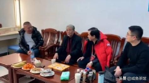 侯宝林儿子:侯震为什么不改名叫侯云震或者侯鹤震？
