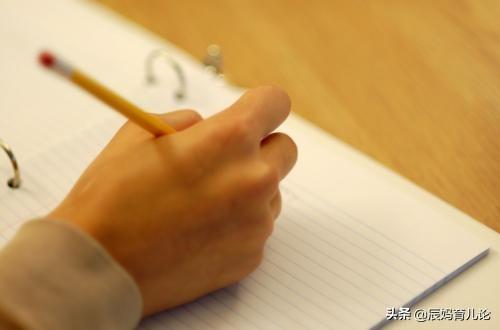 一听灵异事件就头痛:为什么有的人看恐怖片一点不害怕，而有的人看了会害怕的做噩梦？