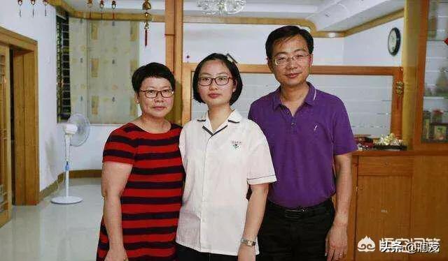 福建省黄奕陈今年高考获得100万奖金，一分不剩的交给家长，你怎么看？