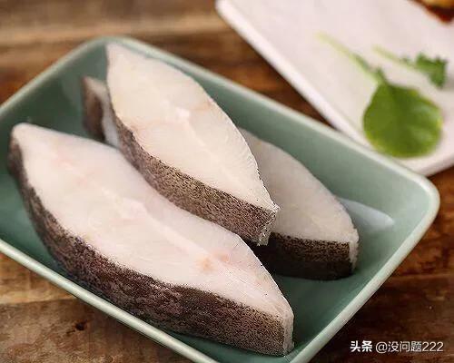 成年黑白关刀海水鱼:大家有没有觉得神像鱼长得很美？