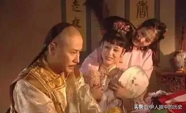 《康熙王朝》中容妃是康熙最喜欢的妃子，为什么会被康熙送入宗人府，后来又杀死所有看见她刷马桶的人？插图4