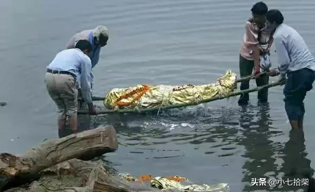 惊心食人族真实身份，印度的食人族真的吃人肉吗