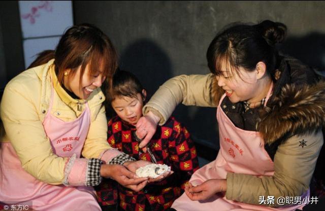 乡村留守妇女与狗小说全集:越来越多的农民离乡打工，留守妇女问题该如何解决？