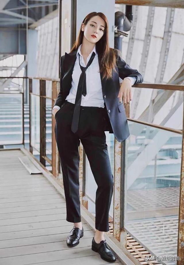 女生不喜欢穿高跟鞋，那么穿西装鞋子要怎么搭配？插图117