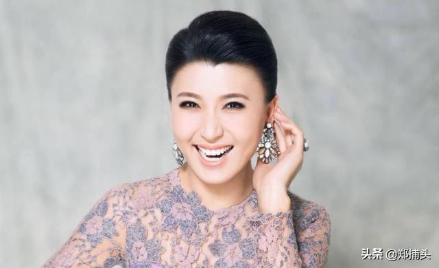 演员闫学晶老公是谁:为啥闫学晶、魏三、孙小宝没有拜赵本山为师？