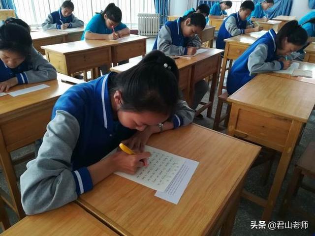 萧振高三学生跳楼自杀:如何看待14岁男孩跳楼的新闻，作为妈妈该如何教育孩子