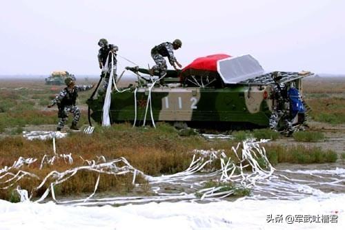梅卡瓦战车灵异事件:有人说梅卡瓦的高射机枪很靠前，射手怎么射击？
