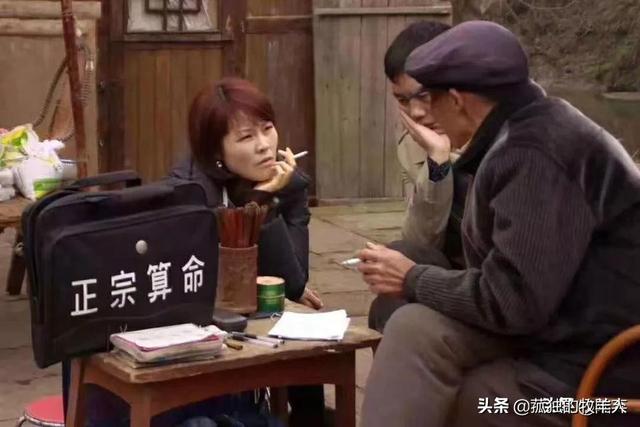 有没有那种不需要投入太多人力的,投资小,收入不错的项目推荐？