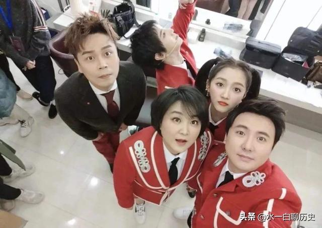 华晨宇和关晓彤亲吻照:王牌第五季结束，沈腾贾玲花花晓彤还会继续第六季吗