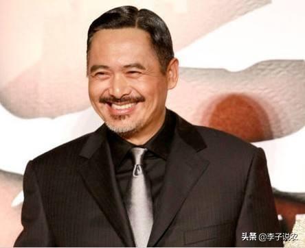 气质高贵的白冠噪鹛:农村俗语：“有福之人一嘴毛，无福之人毛两腿”啥意思？