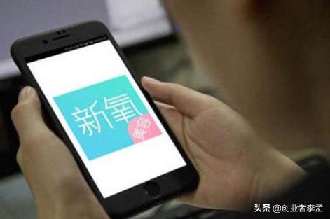 男女shangchuang视频app:男子网上诱骗女子脱衣，光盘录下要挟女子与他发生关系，怎么办？
